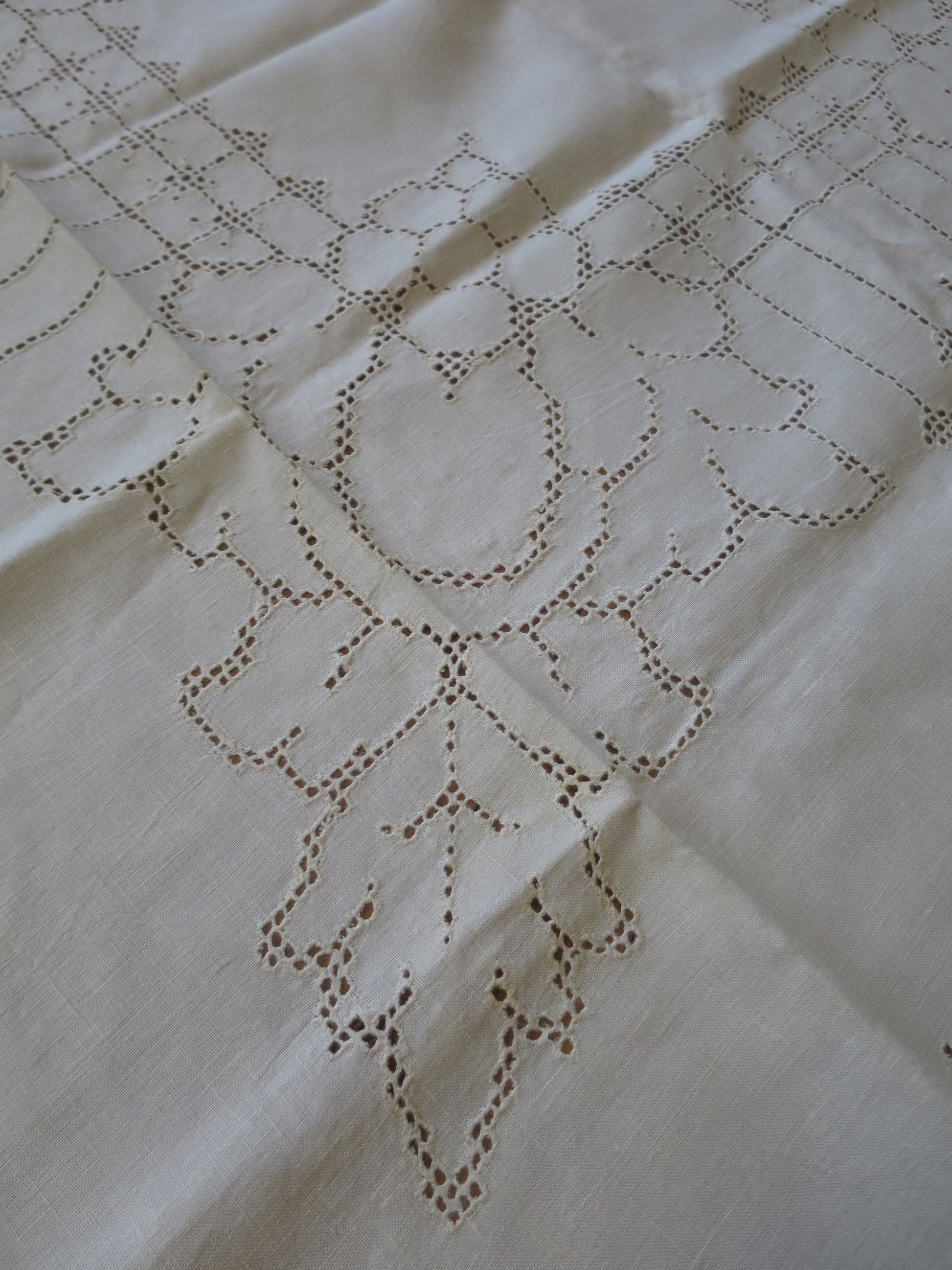 Elegant Antique Edwardian Irish Linen Table Cloth- Hand Worked Pulled Thread Embroidery