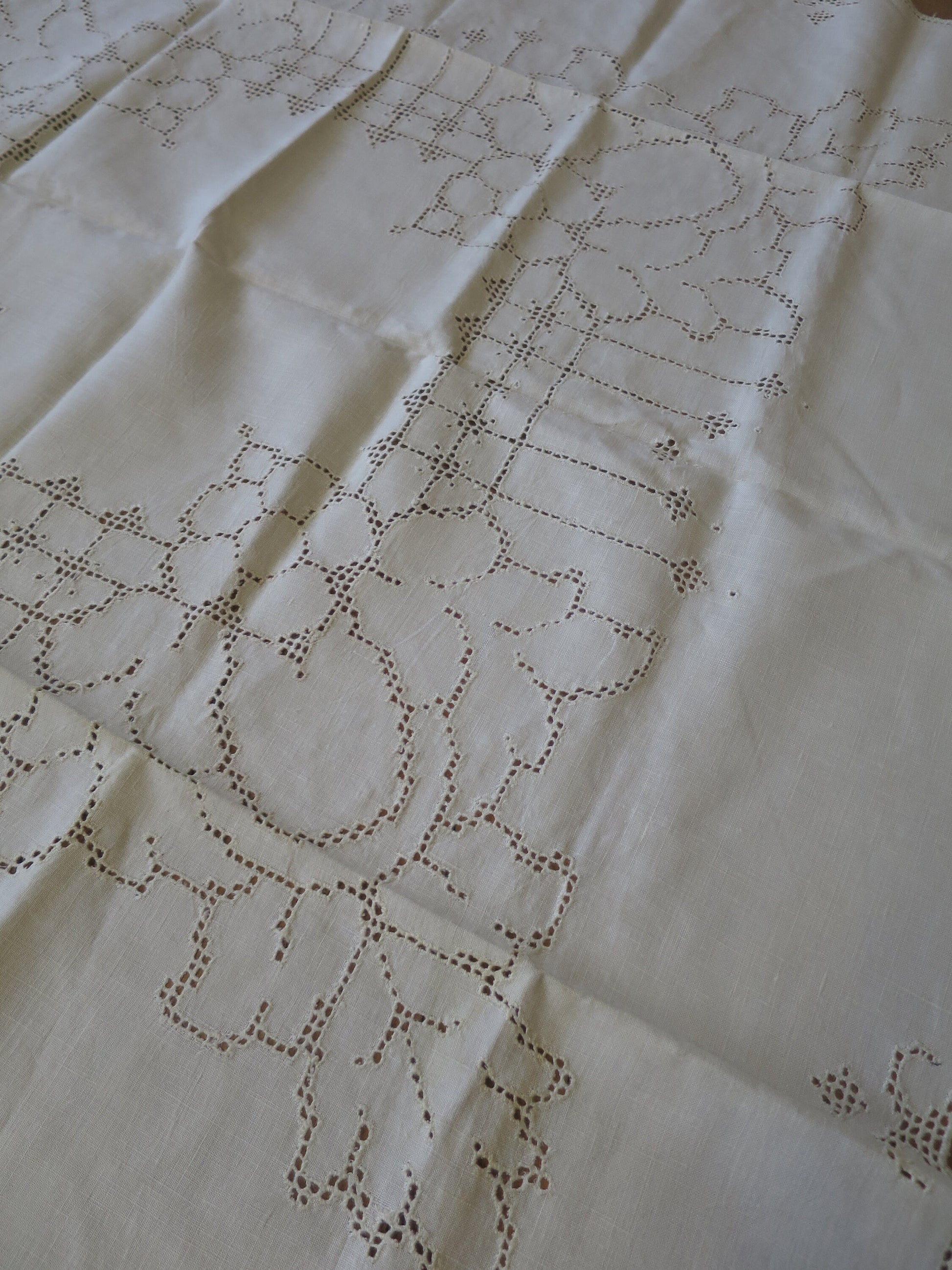 Elegant Antique Edwardian Irish Linen Table Cloth- Hand Worked Pulled Thread Embroidery