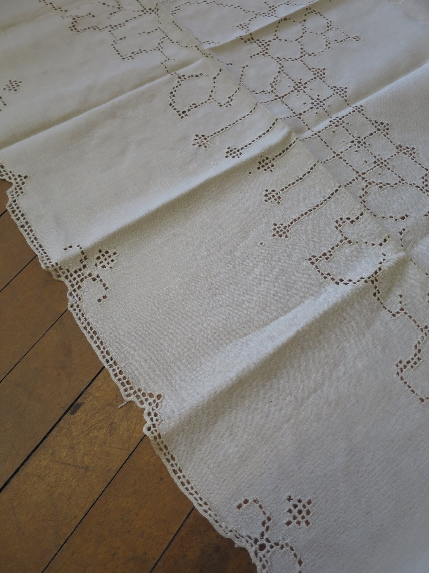 Elegant Antique Edwardian Irish Linen Table Cloth- Hand Worked Pulled Thread Embroidery