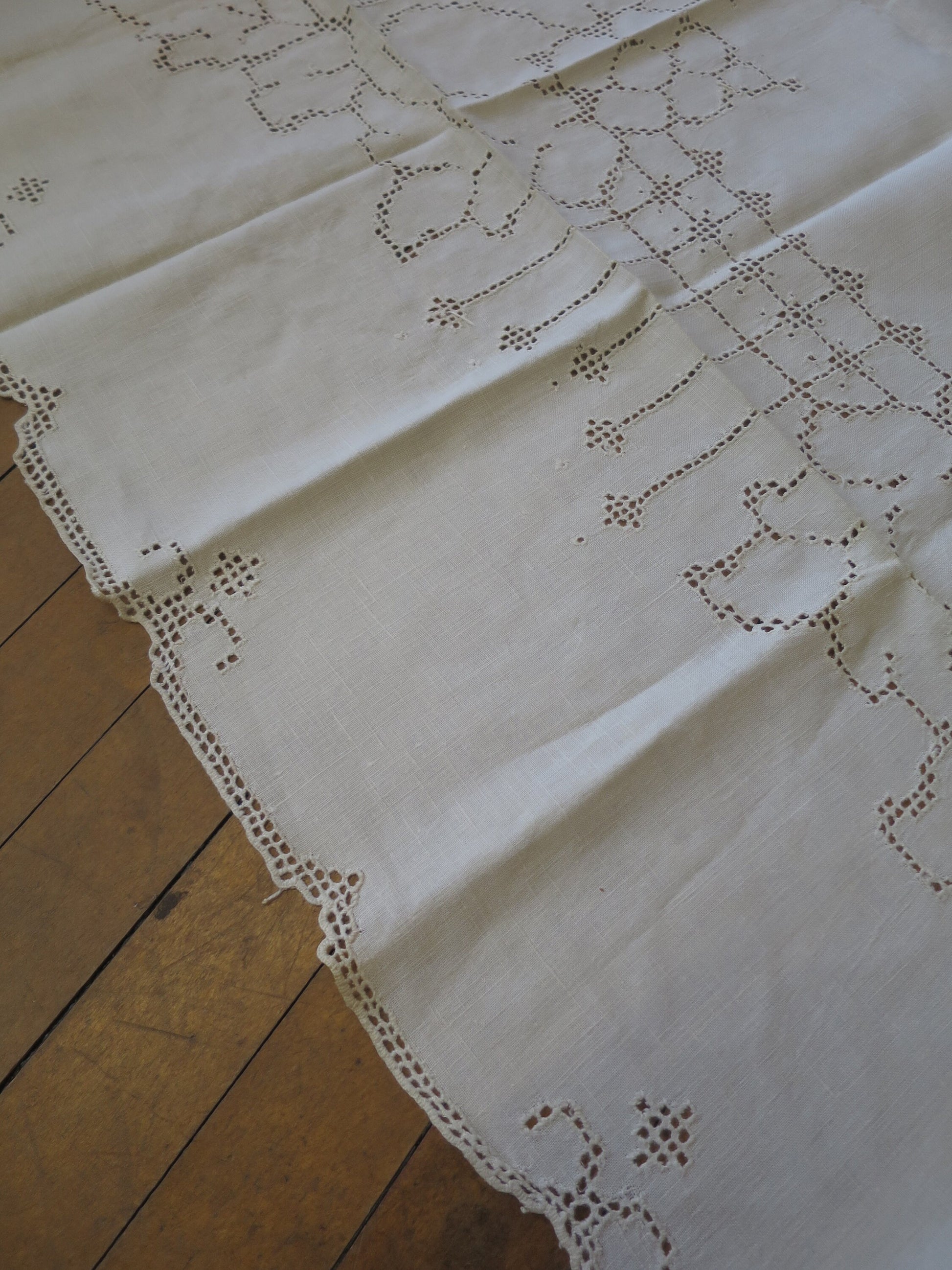 Elegant Antique Edwardian Irish Linen Table Cloth- Hand Worked Pulled Thread Embroidery