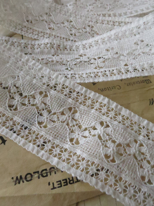 Off White English Nottingham Lace- Floral Waves- Insertion- 4.5 cm