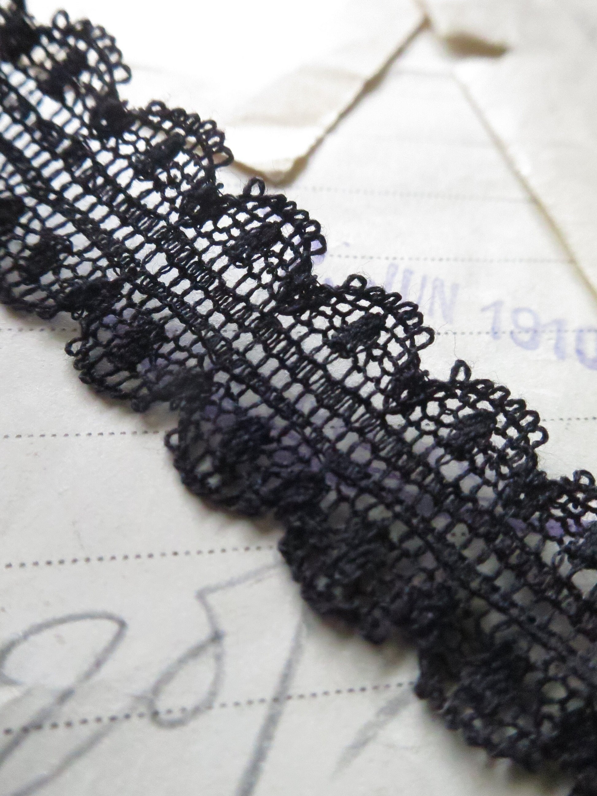 Black English Nottingham Lace- Scallops Point Lace- Galloon- 1.7 cm