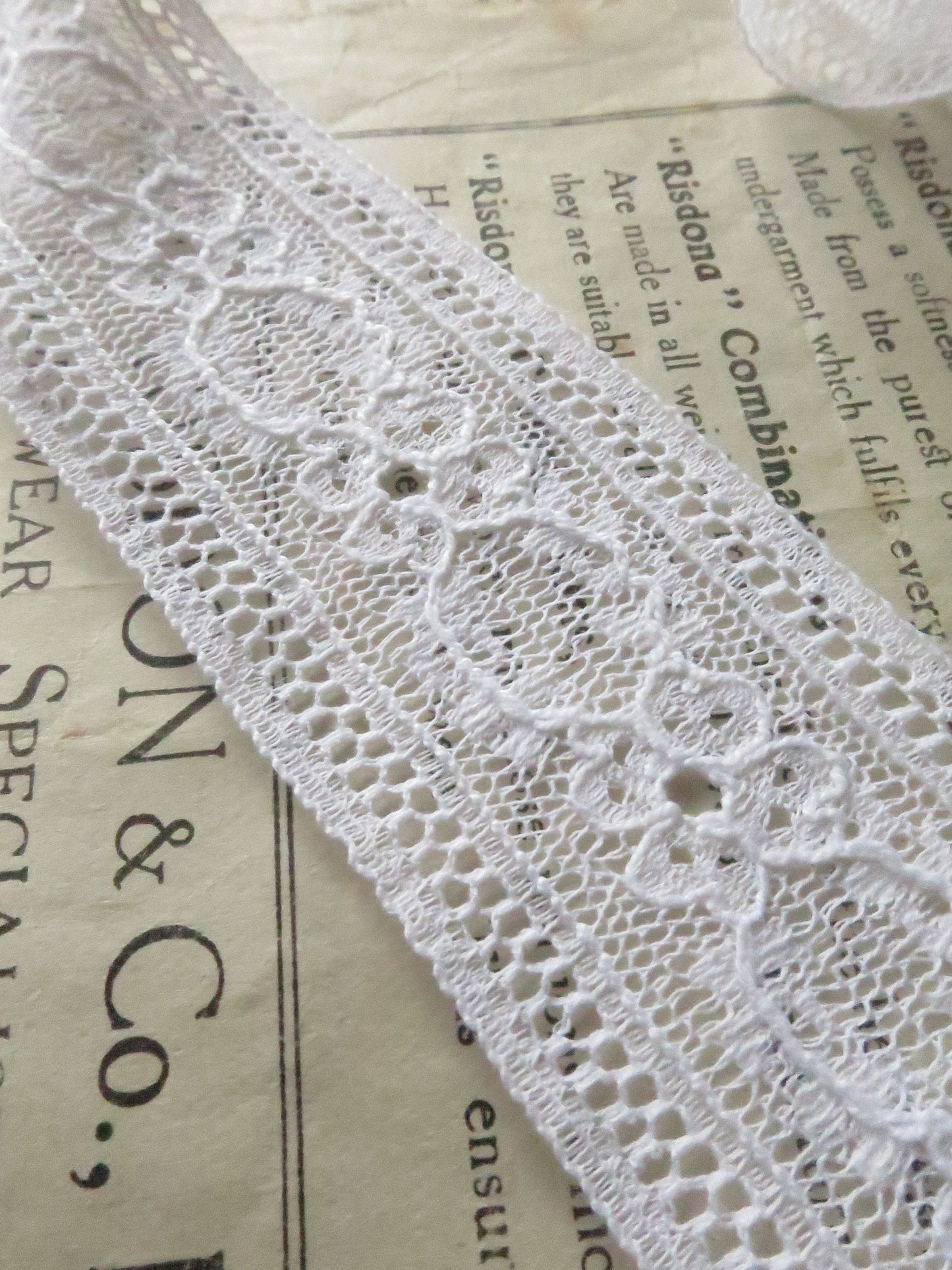 White English Nottingham Lace- Floral Point- Insertion- 3.5 cm