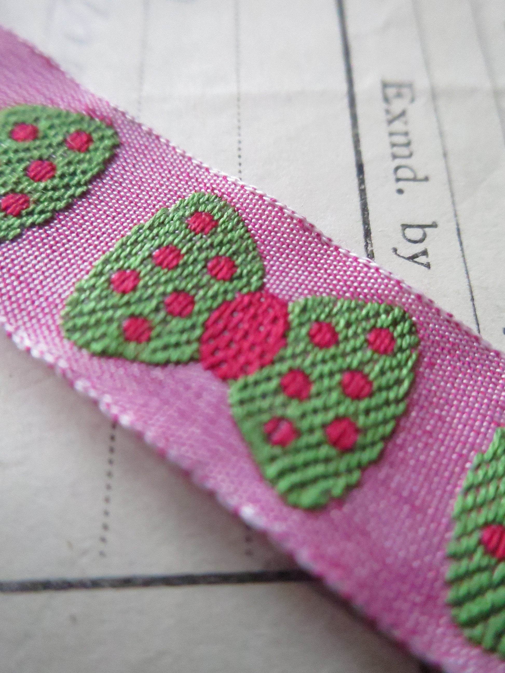 Circus Bows 15 mm Jacquard Woven Ribbon= Pink