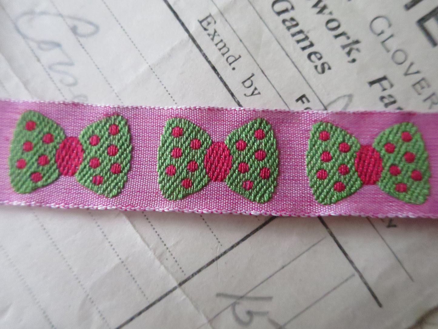 Circus Bows 15 mm Jacquard Woven Ribbon= Pink