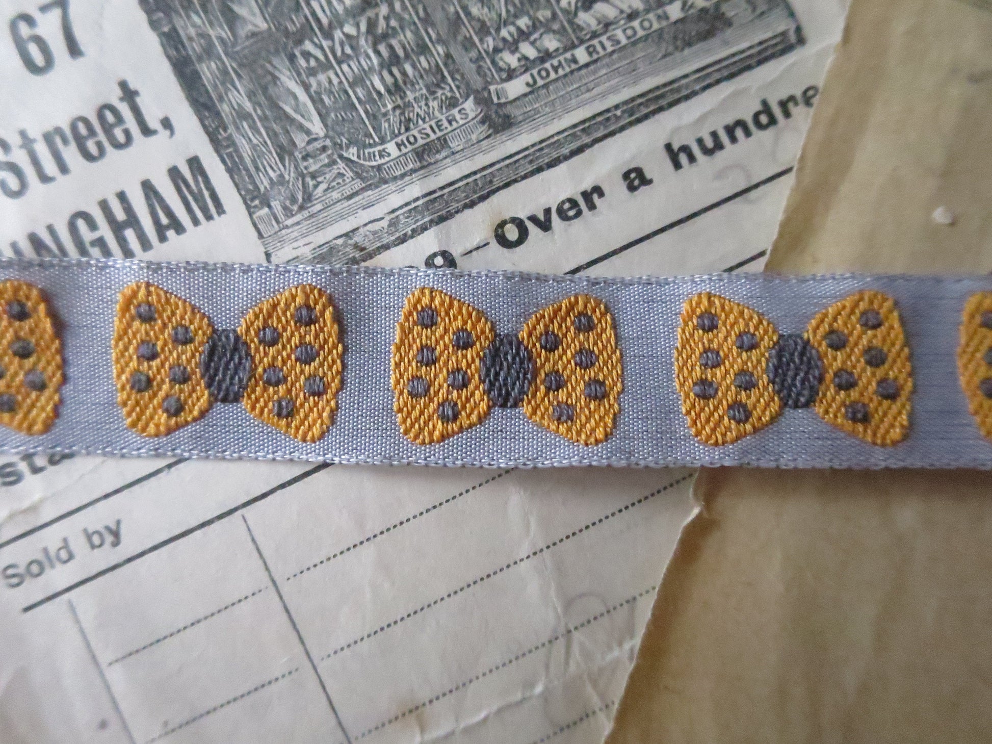 Circus Bows 15 mm Jacquard Woven Ribbon- Grey