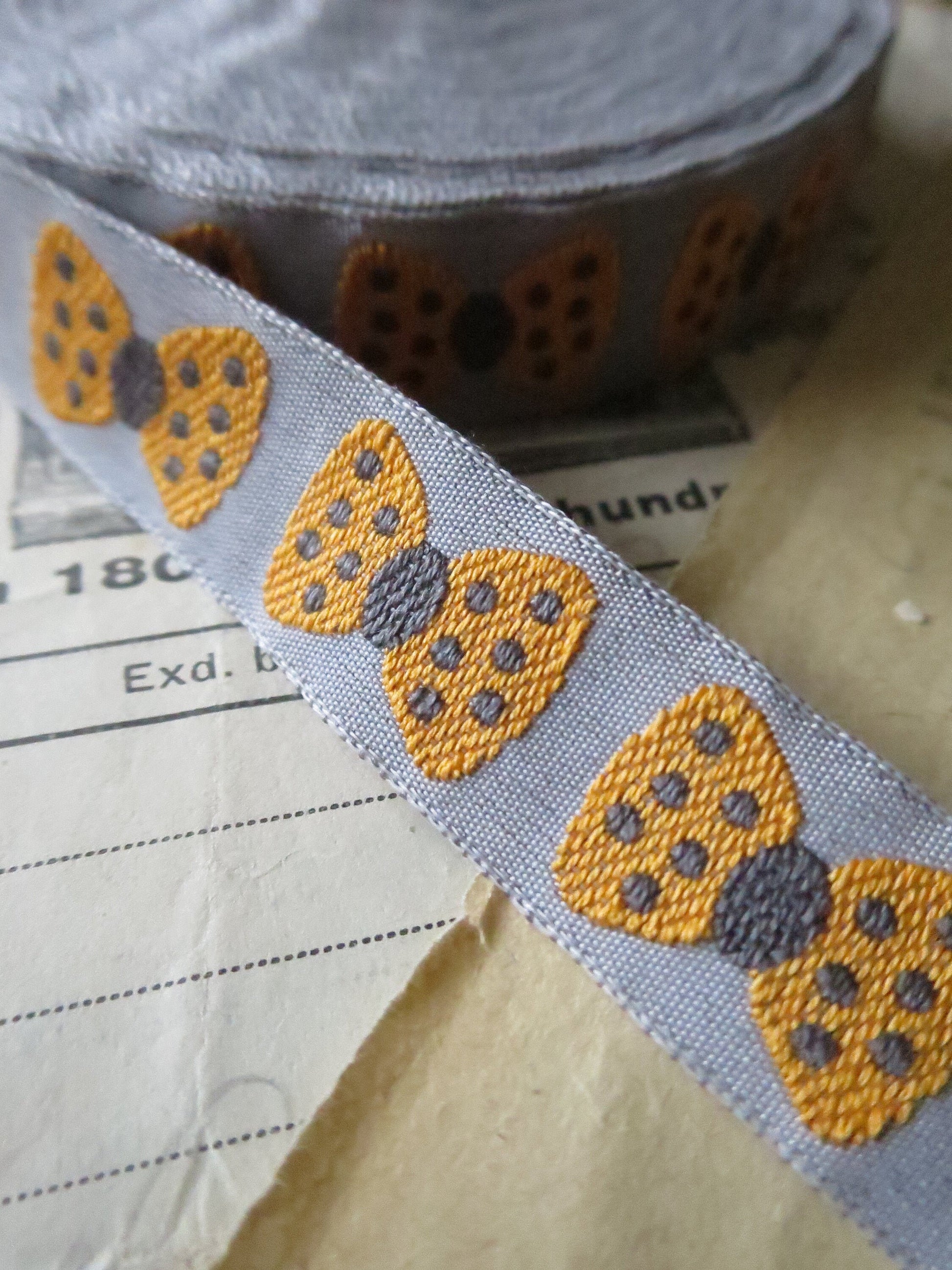 Circus Bows 15 mm Jacquard Woven Ribbon- Grey