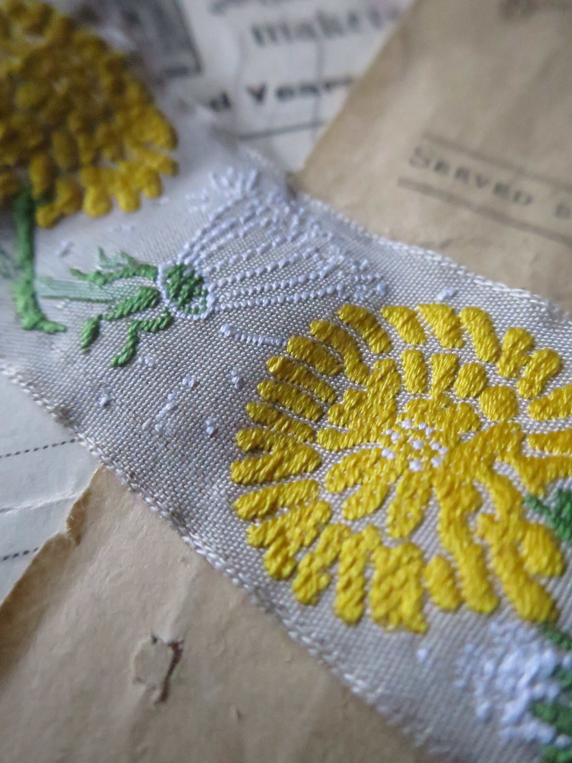 Dandelion Flowers 25 mm Jacquard Woven Ribbon- Grey