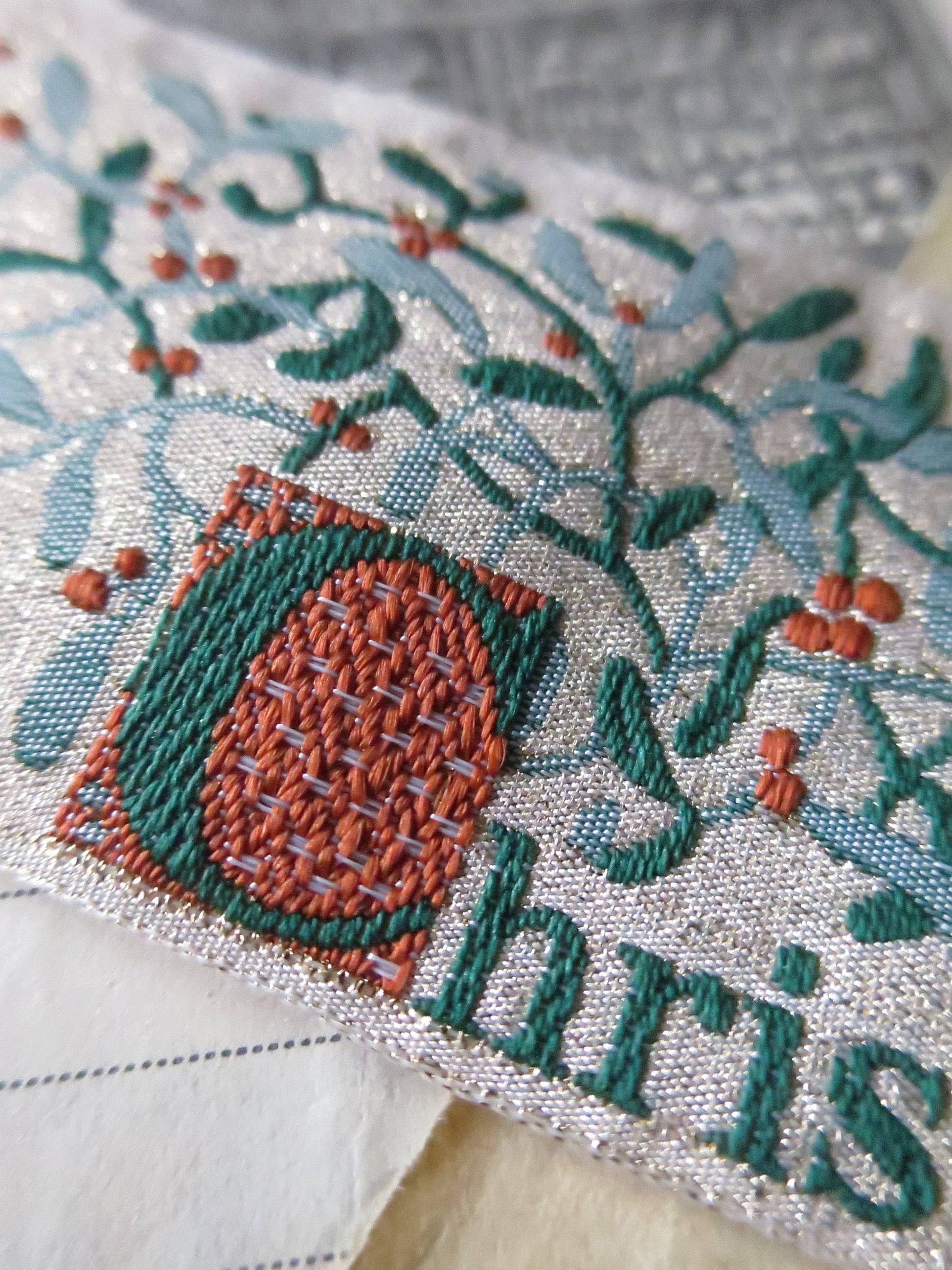 Mistletoe & Berries Christmas Ribbon 40 mm Jacquard Woven Ribbon- Soft Gold