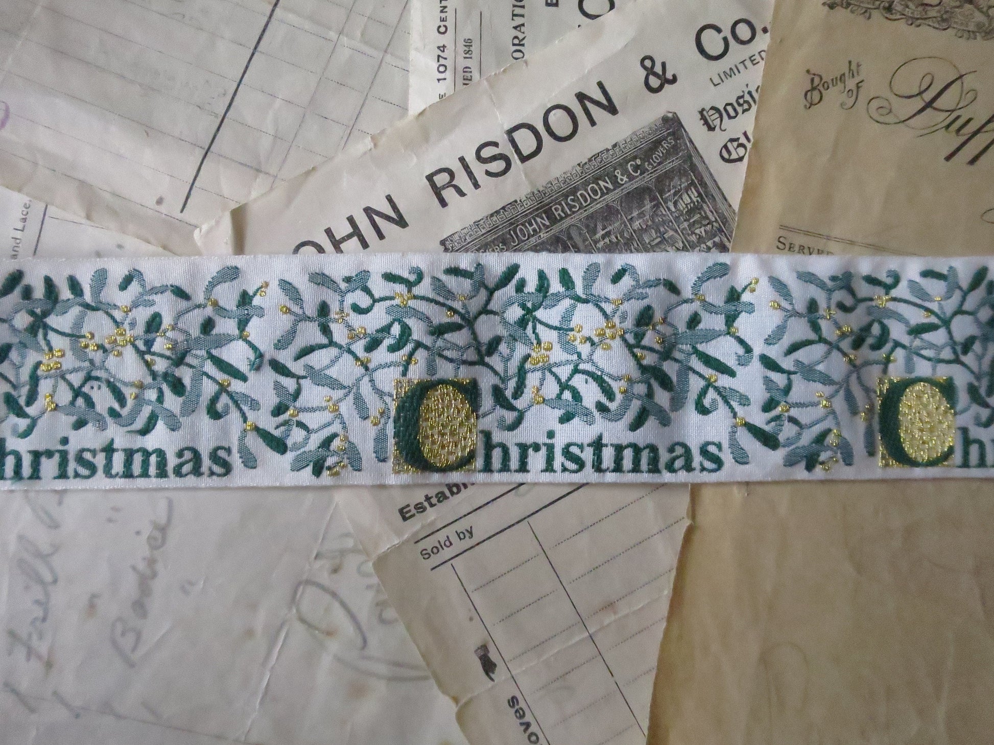 Mistletoe & Berries Noel Christmas Ribbon 40 mm Jacquard Woven Ribbon- White