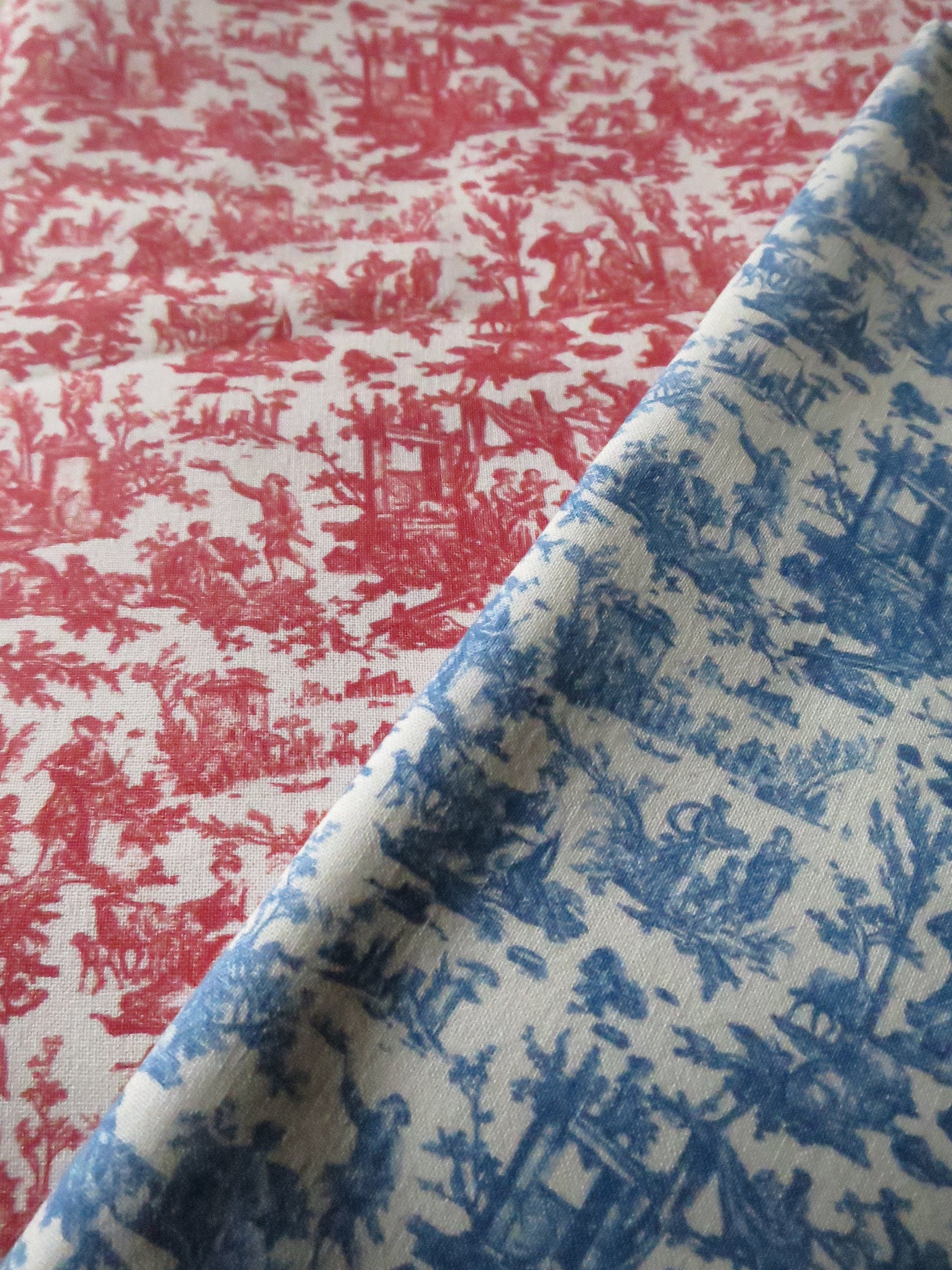 Sajou Fat Quarter Red Miniature L'offrand a l'Amour- Toile du Jouy- The Gift Of Love
