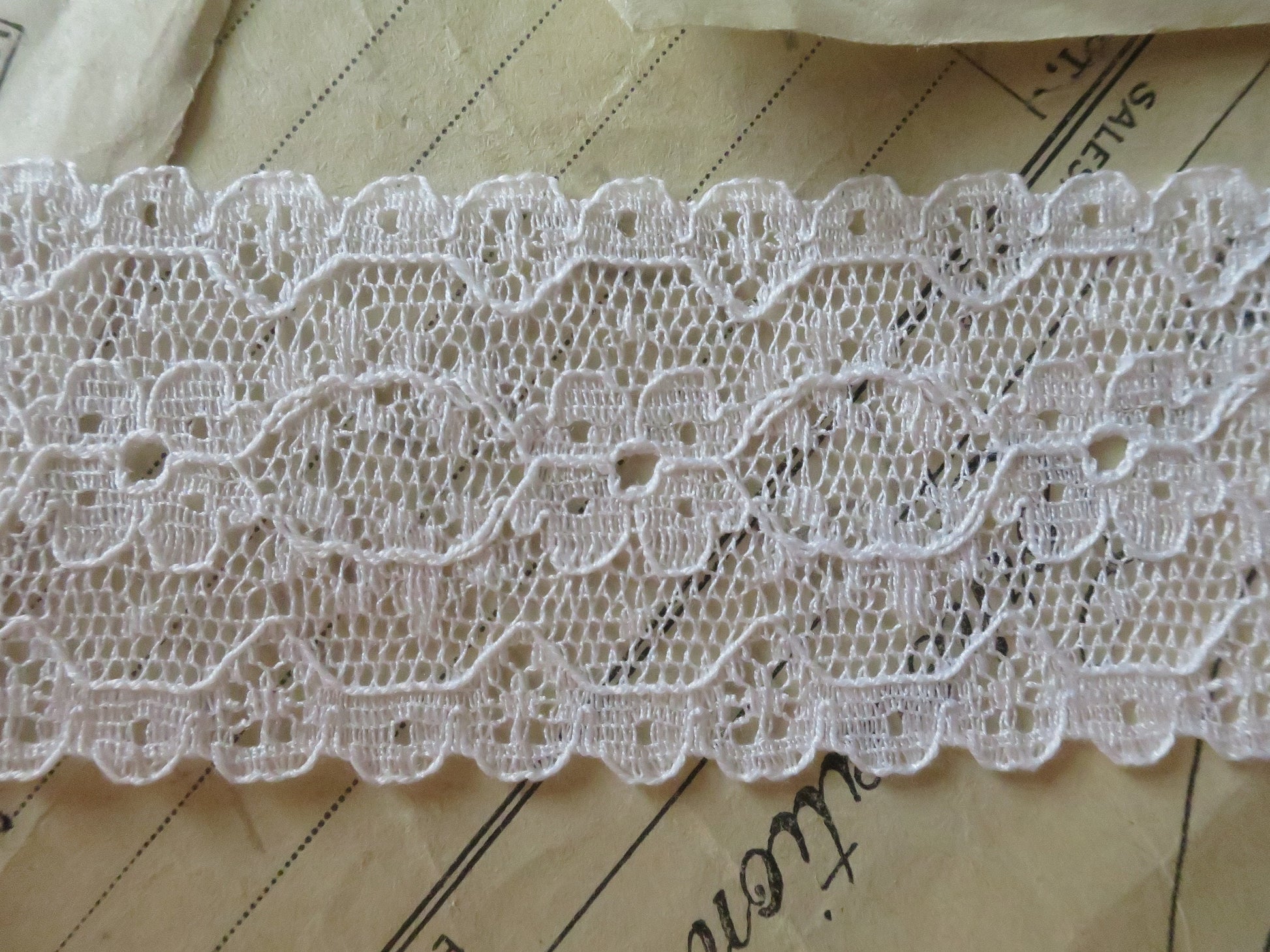 White English Nottingham Lace- Floral Point- Galloon- 3.5 cm