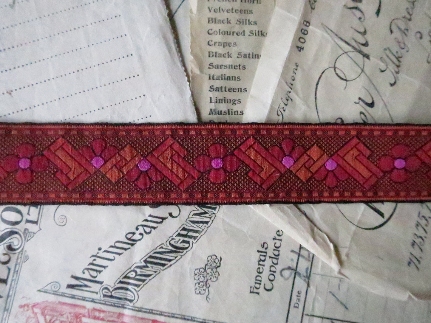 Art Deco 25 mm Jacquard Woven Ribbon- Red & Pink