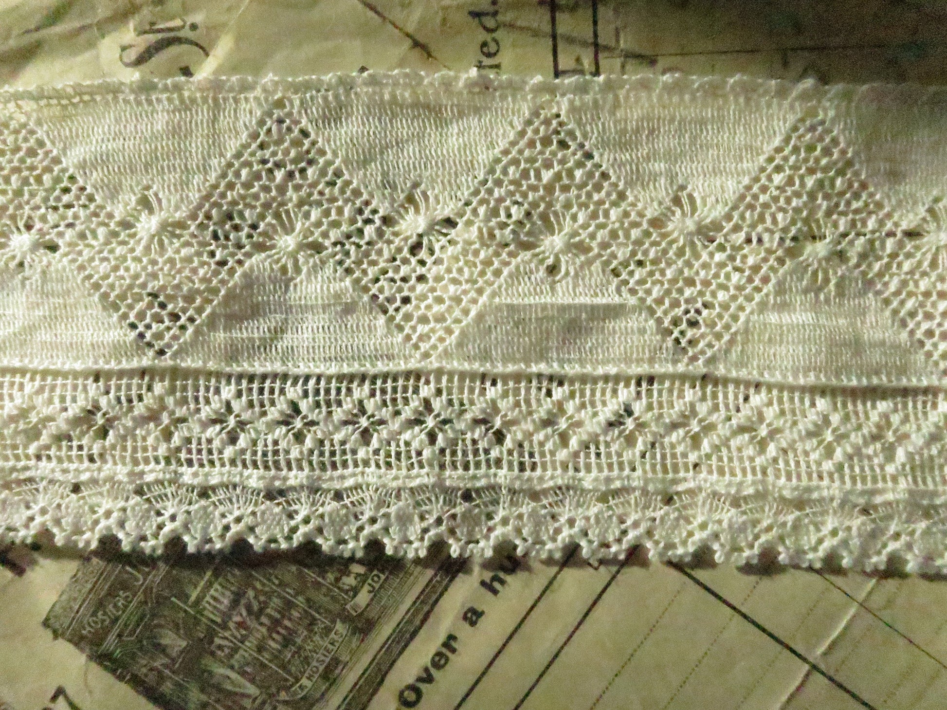 Off White English Nottingham Lace- Zig Zag- 5.5 cm