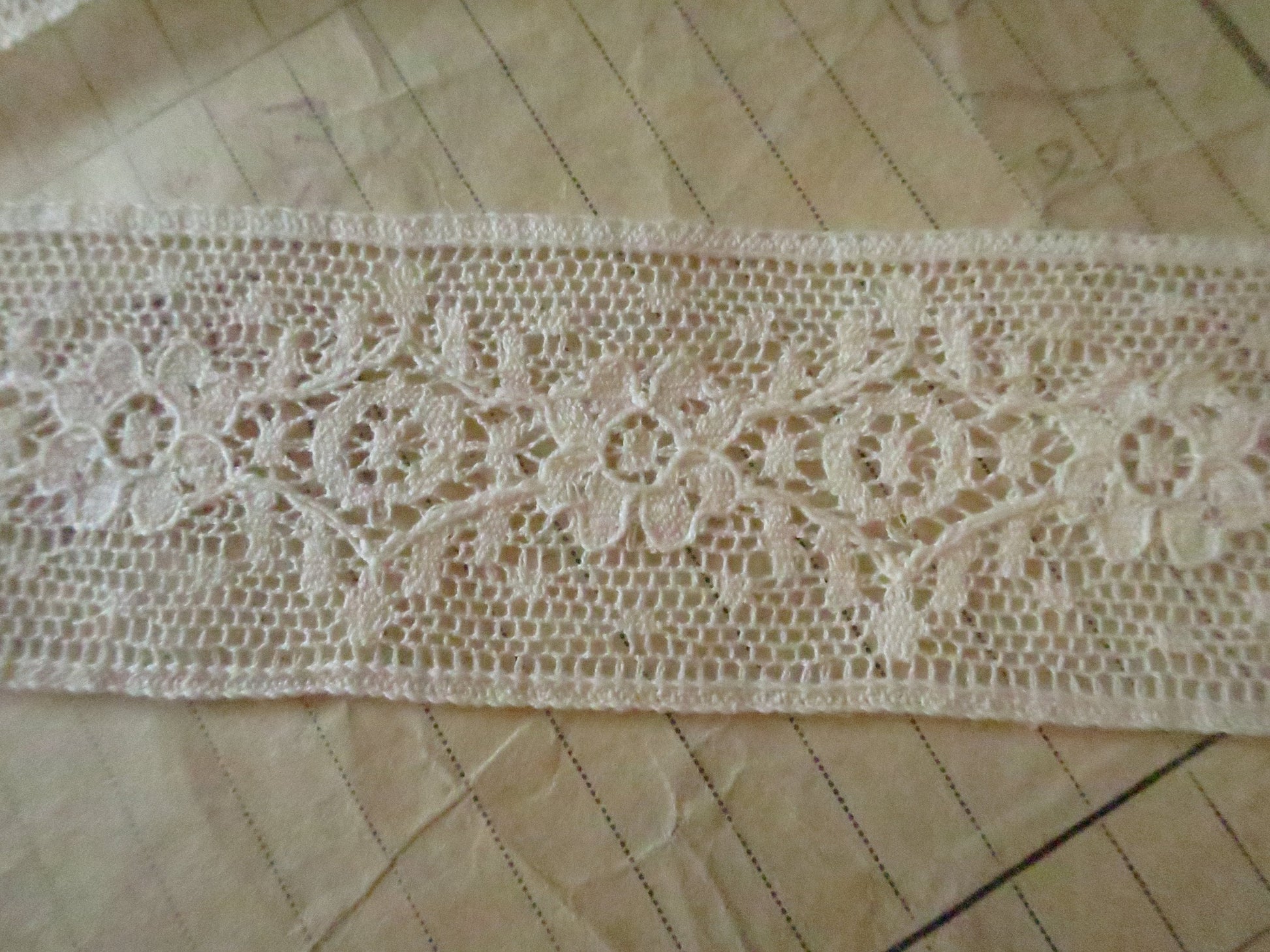 Ecru English Nottingham Lace- Diamond & Floral Point- Insertion- 3.5 cm