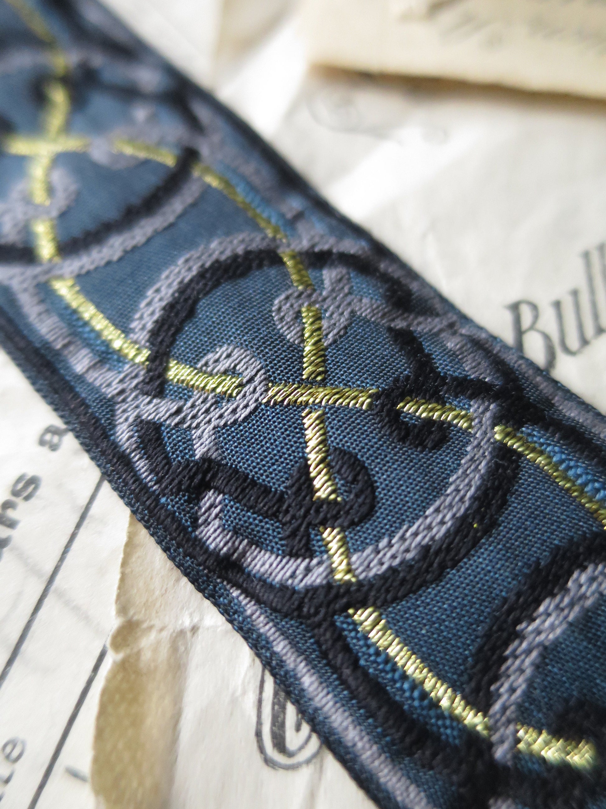 Celtic Knots 32 mm Jacquard Woven Ribbon- Blue & Gold