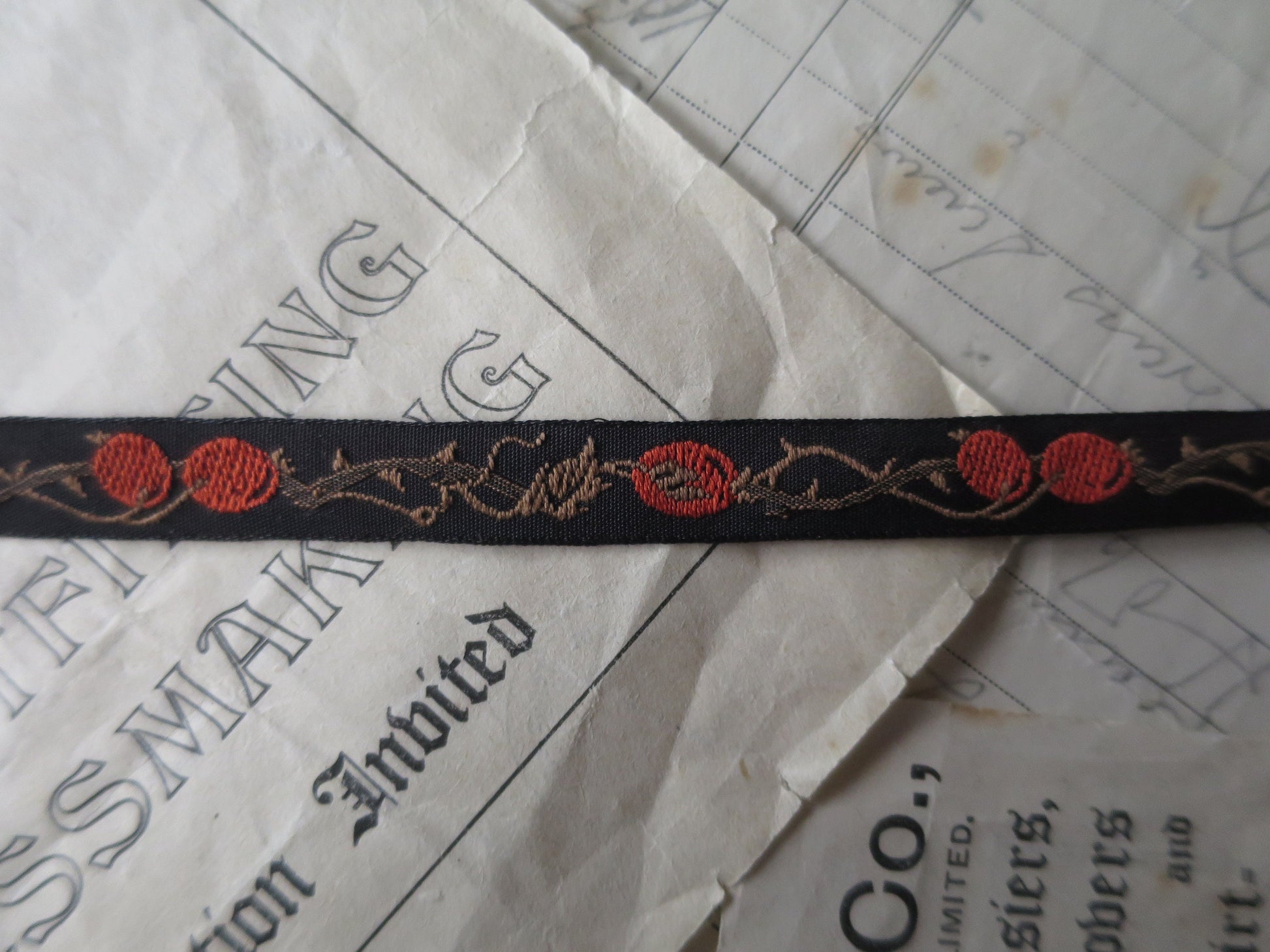 Rose Hips 10 mm Black Jacquard Woven Ribbon- Black