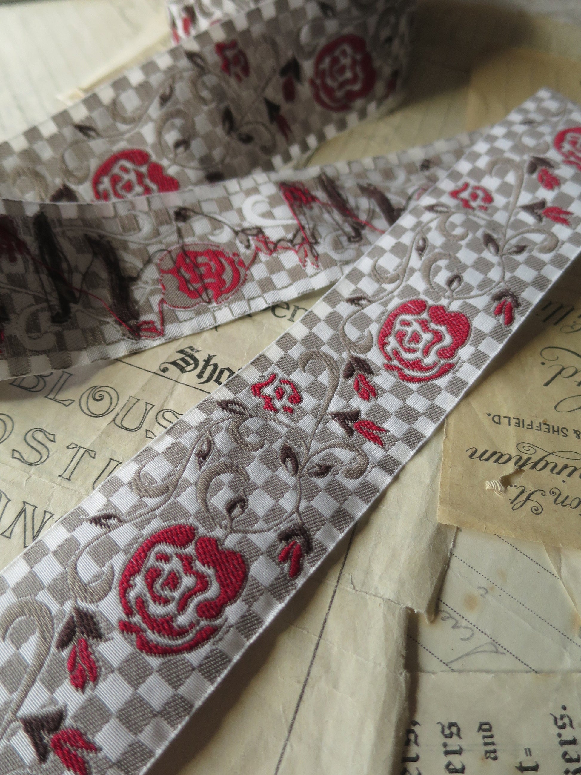 Checkered Roses 40 mm Jacquard Woven Ribbon