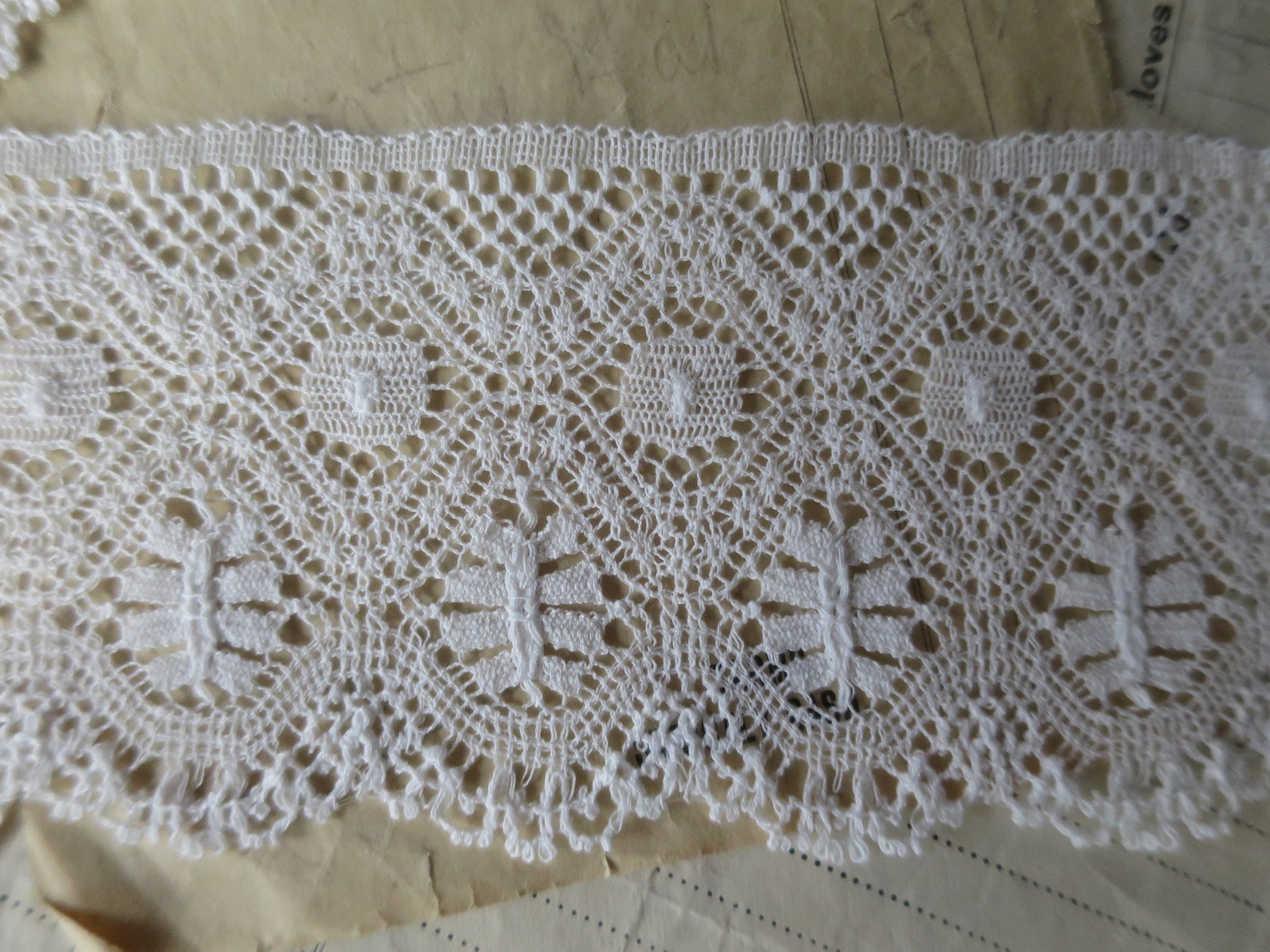 Off White English Nottingham Lace- Le Puy/ Bedfordshire Guipure- 7cm