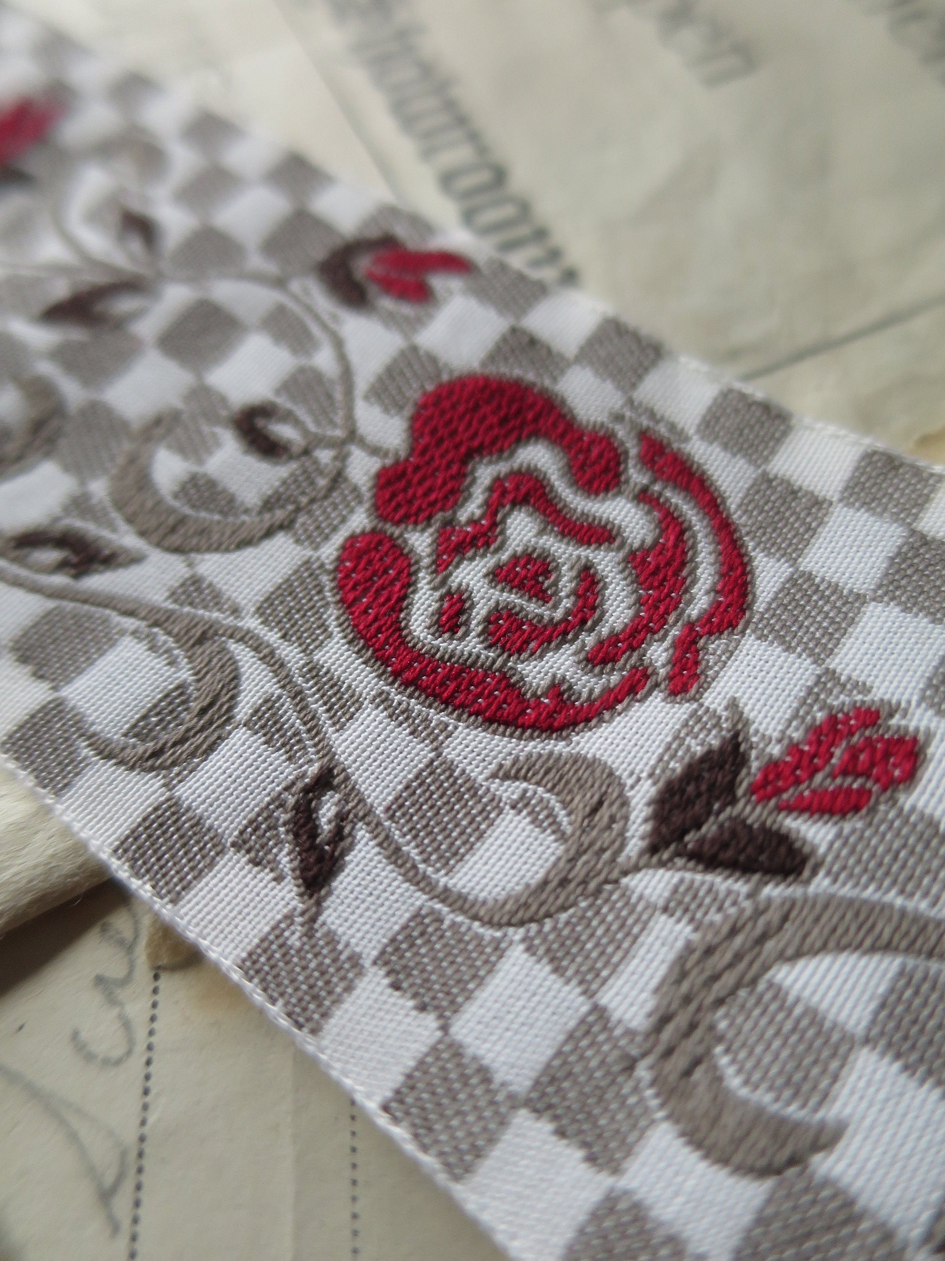 Checkered Roses 40 mm Jacquard Woven Ribbon