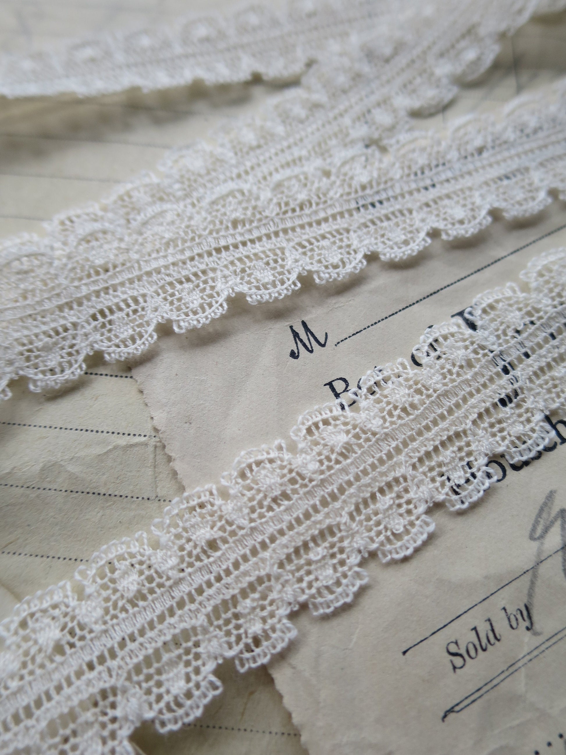 Ecru English Nottingham Lace- Scallops Point Lace- Galloon- 1.7 cm