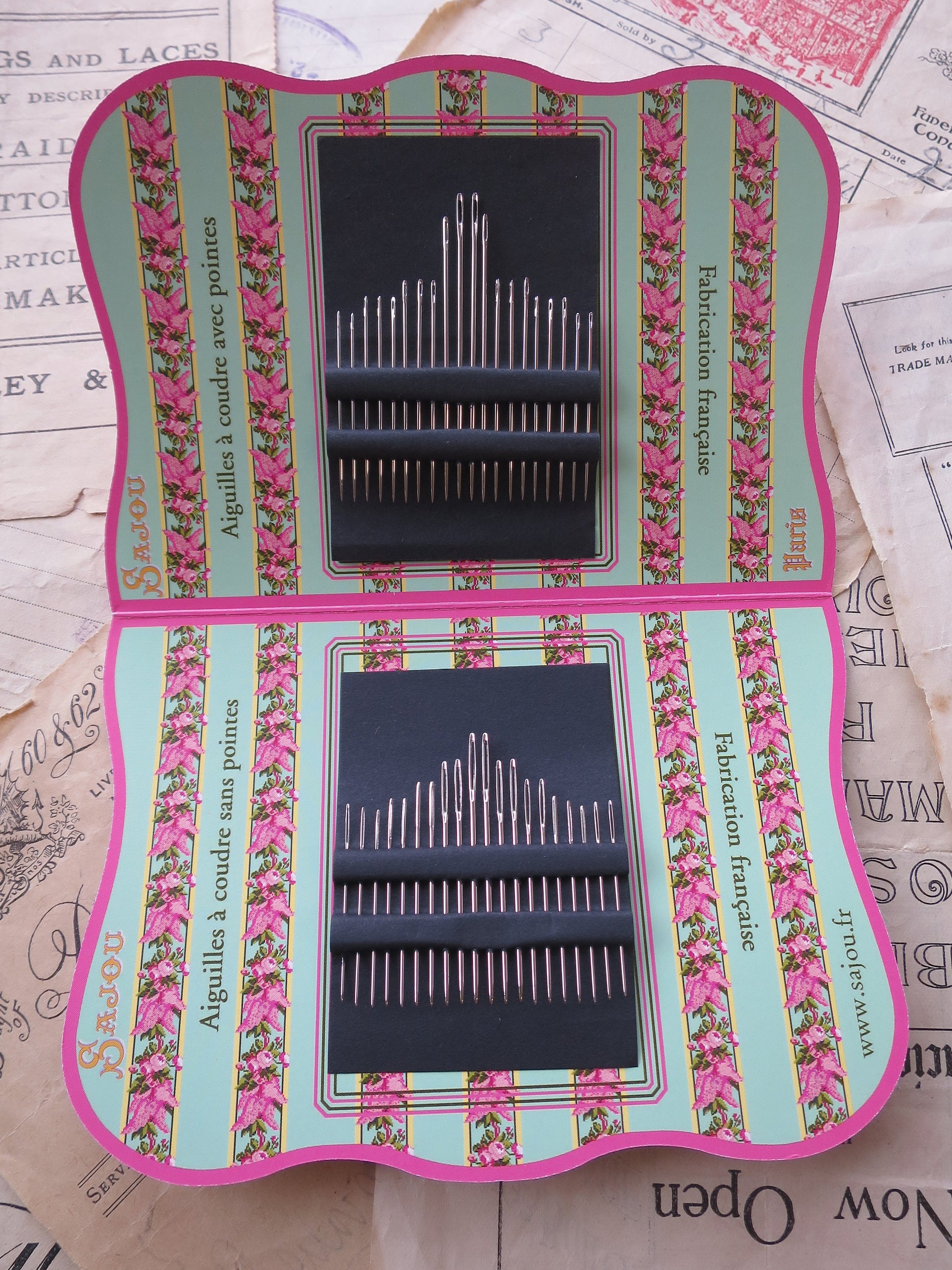 Sajou Queens Bedchamber 40 Needle Selection Picture Books