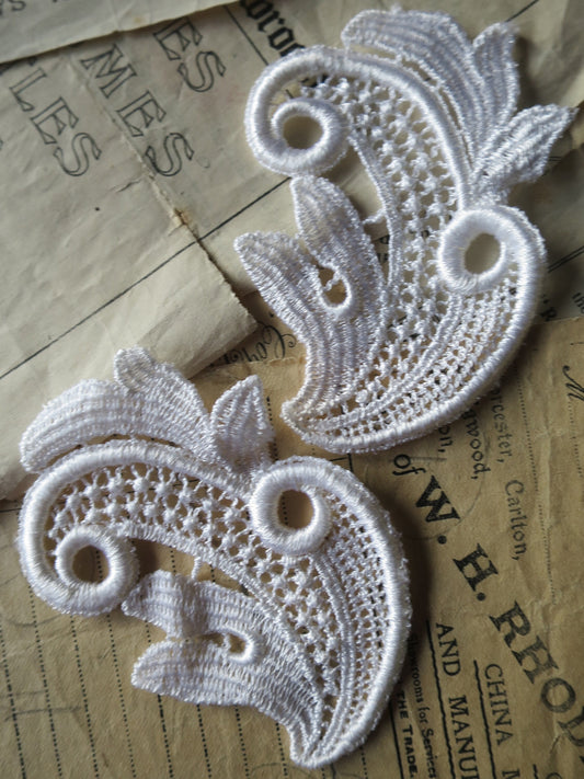 Pair Off White Embroidered Guipure Lace Floral Appliques