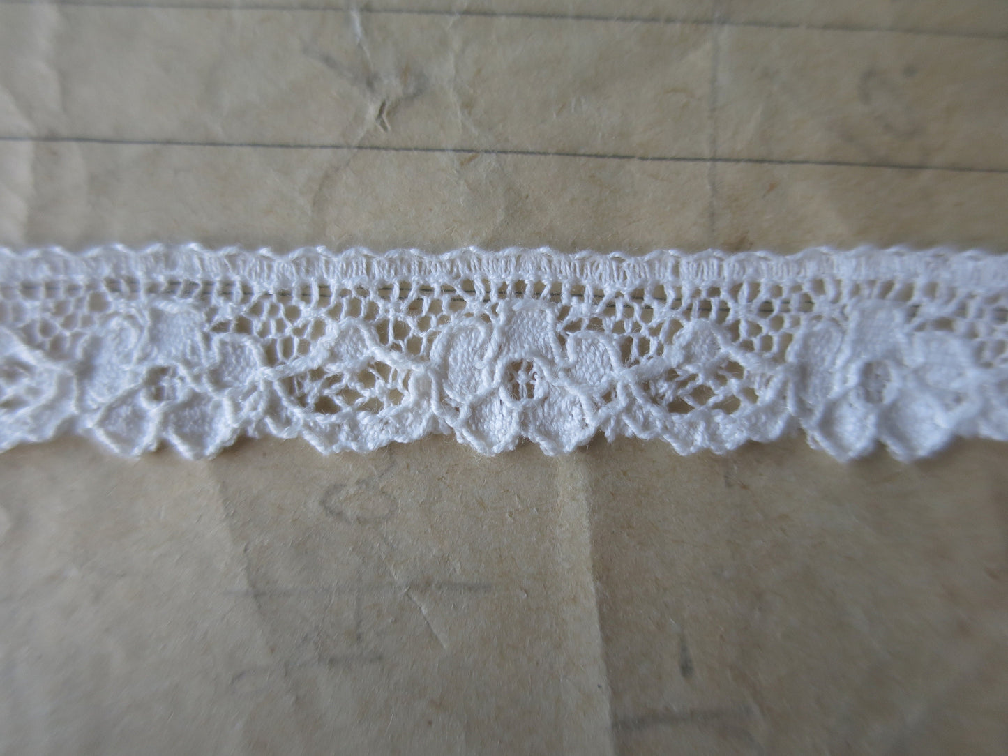 Ecru English Nottingham Lace- Scalloped Raised Floral Guipure- 1.3 cm