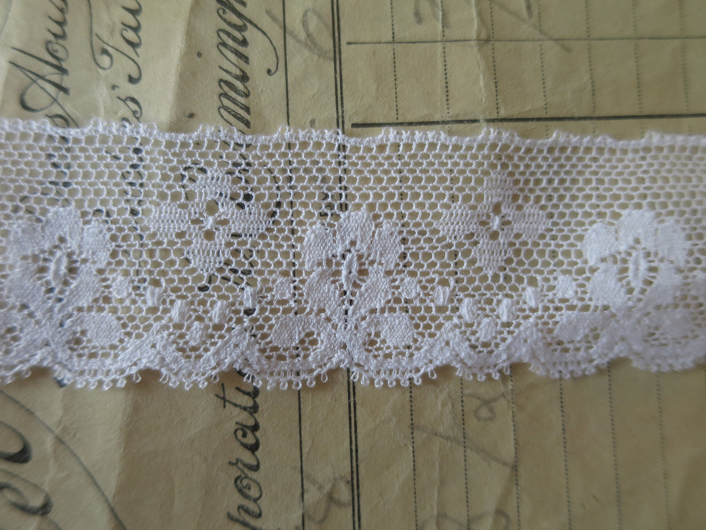 White English Nottingham Lace- Valenciennes Floral Spot- 3.5 cm