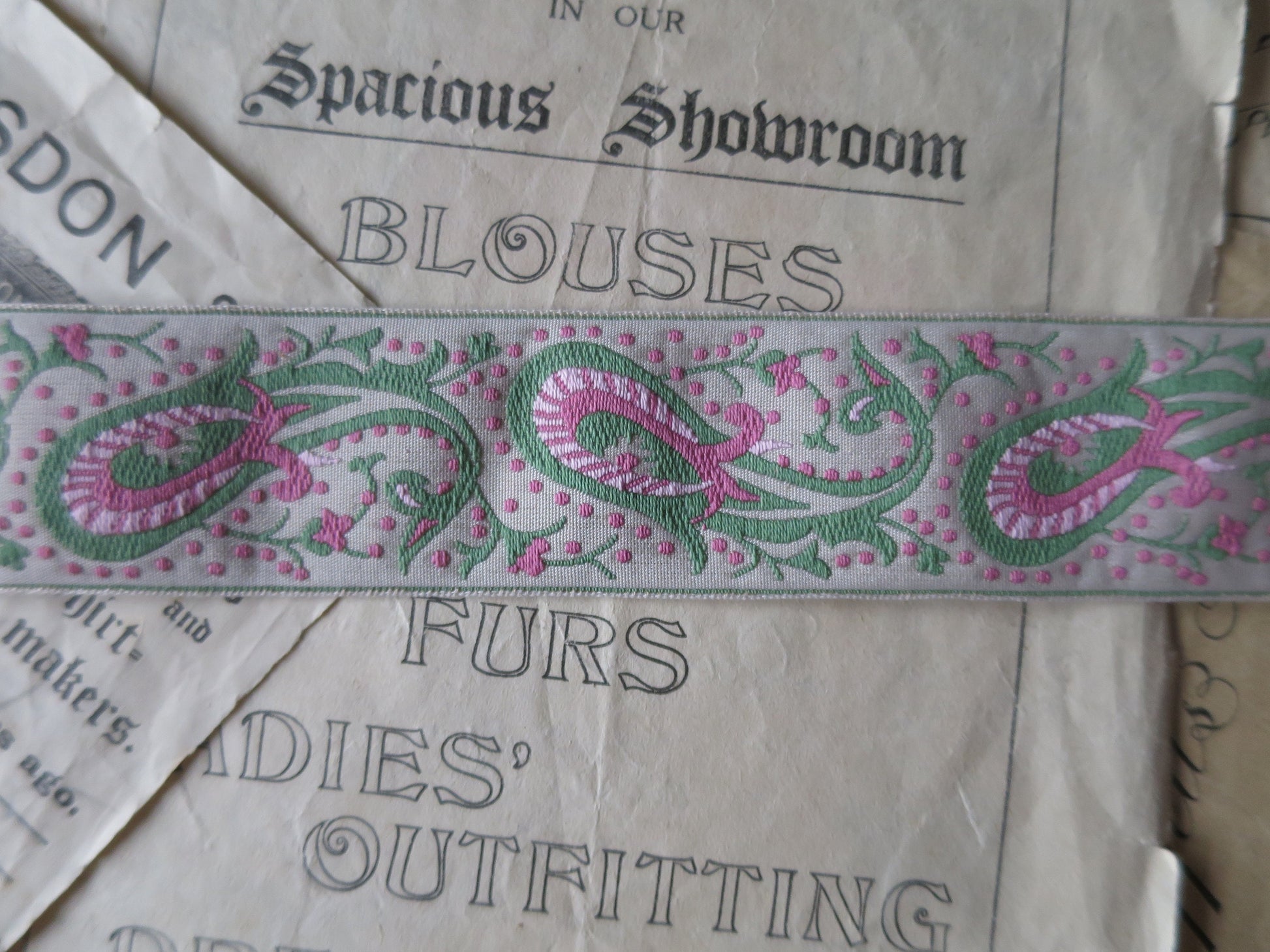 Paisley 32 mm Jacquard Woven Ribbon- Green & Pink