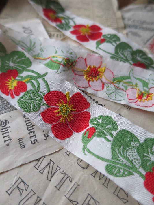 Nasturtium 40 mm Jacquard Woven Ribbon- White