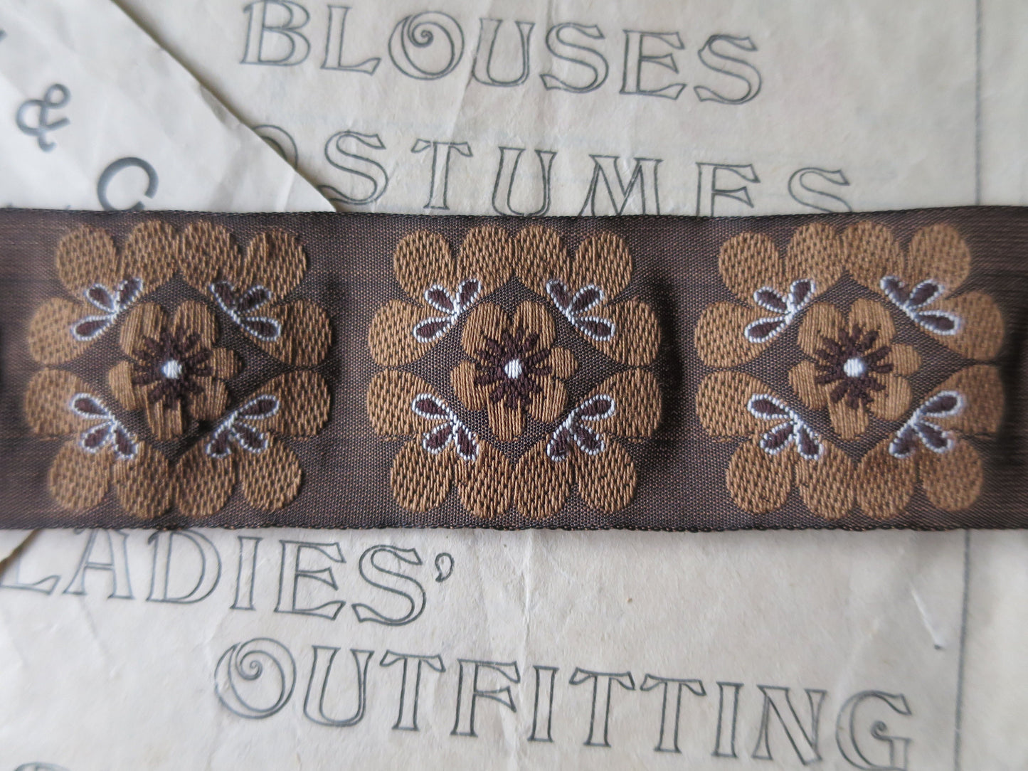 Retro Flowers 32 mm Jacquard Woven Ribbon- Brown
