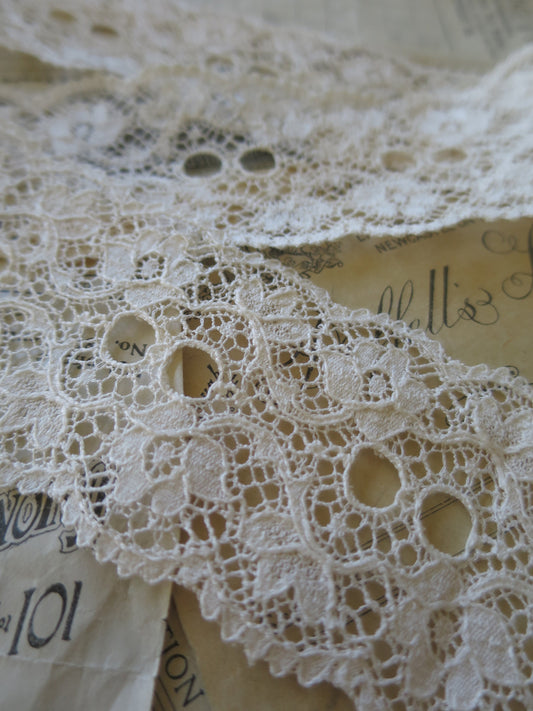 Ecru English Nottingham Lace- Scalloped Raised Floral Double Eyelet- Galloon- 5.5 cm