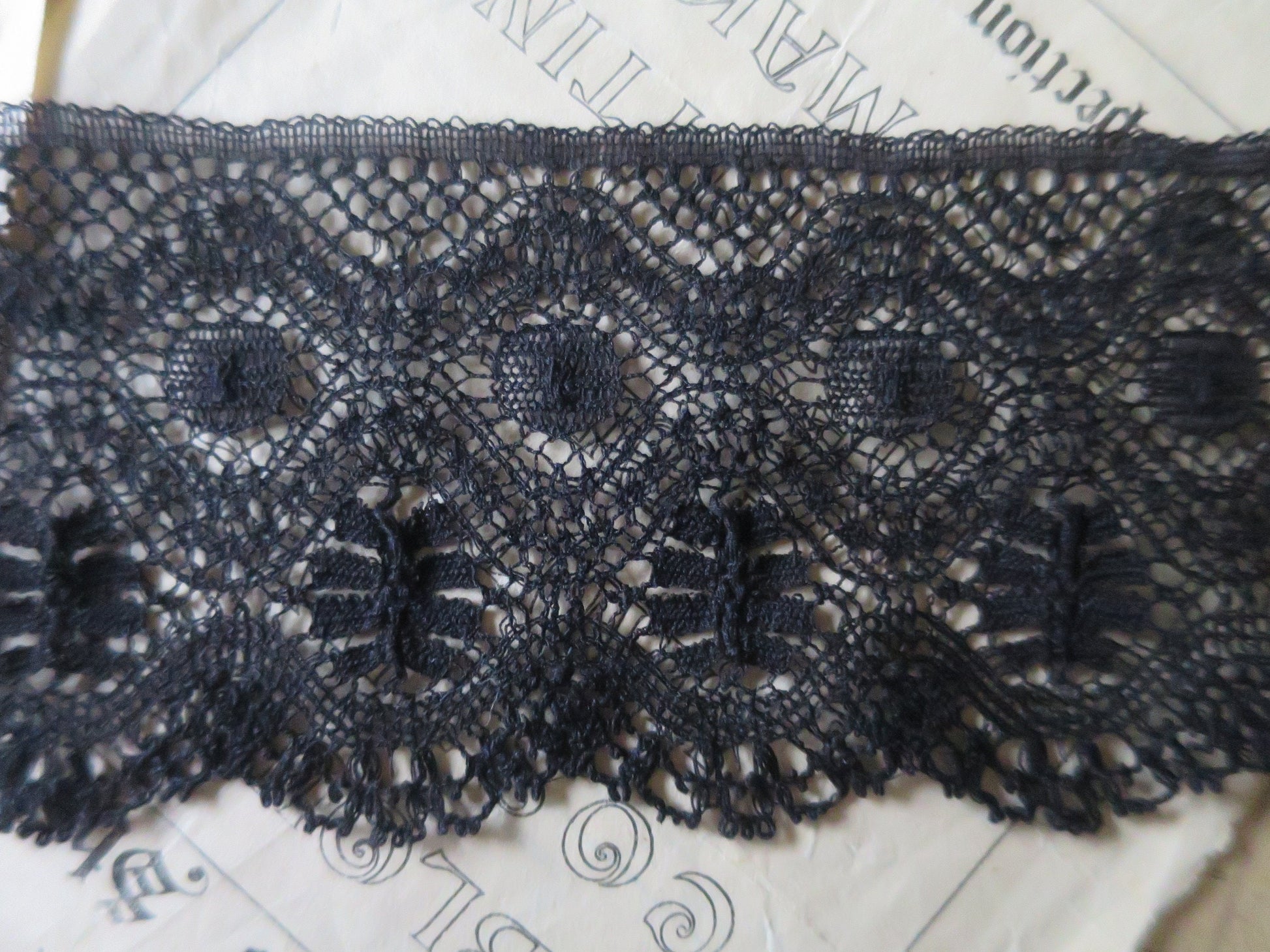 Black English Nottingham Lace- Le Puy/ Bedfordshire Guipure- 7cm