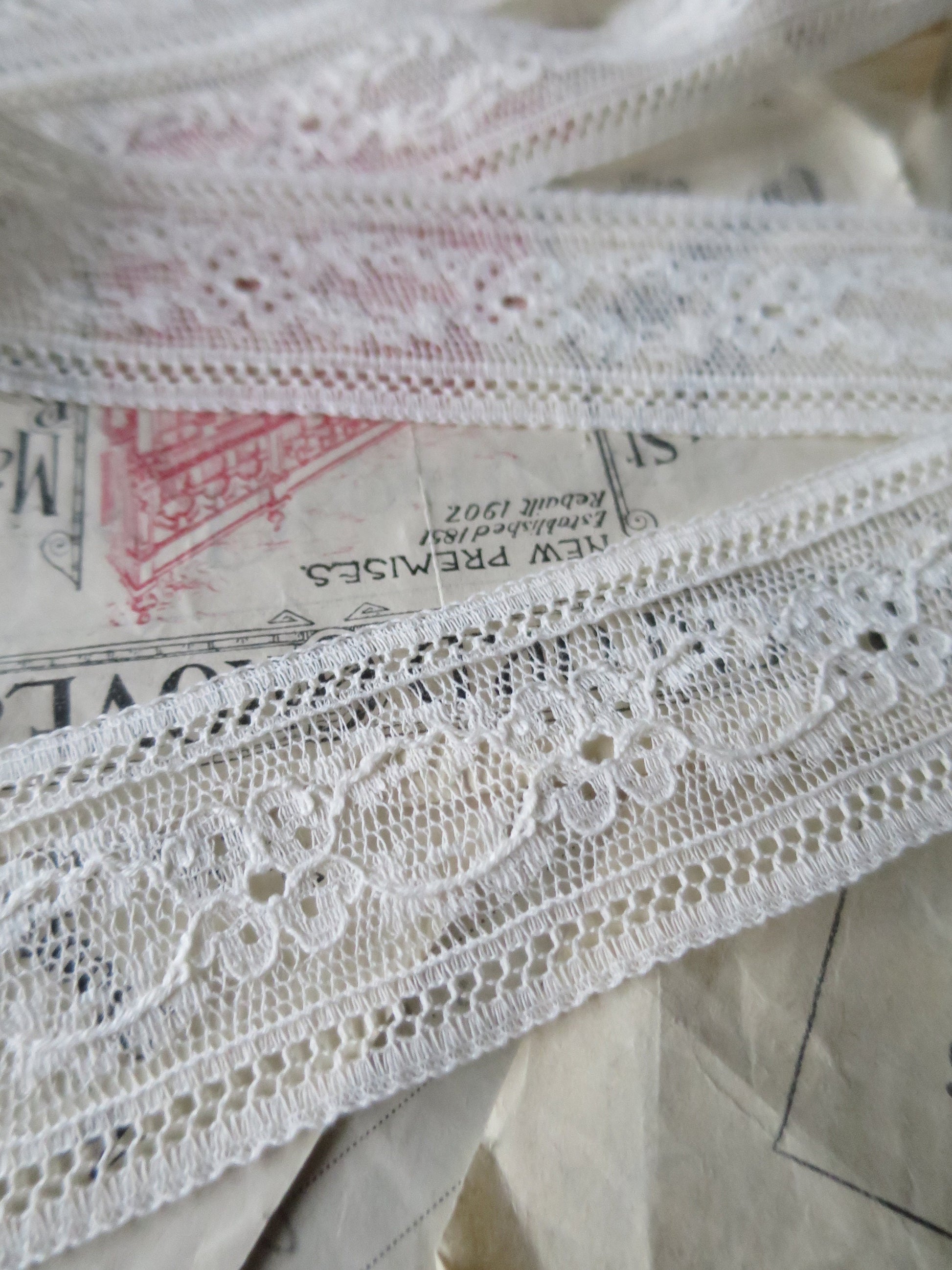 Ecru English Nottingham Lace- Floral Point- Insertion- 3.5 cm