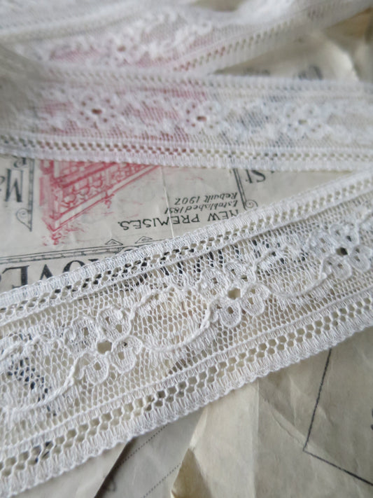 Ecru English Nottingham Lace- Floral Point- Insertion- 3.5 cm