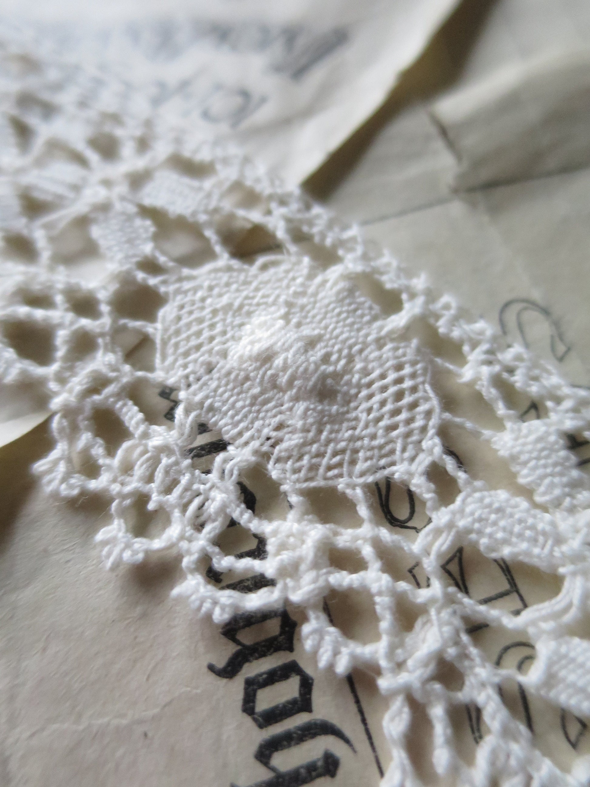 Ecru English Nottingham Cluny Lace- Traditional Torchon Ovals- 4.3 cm