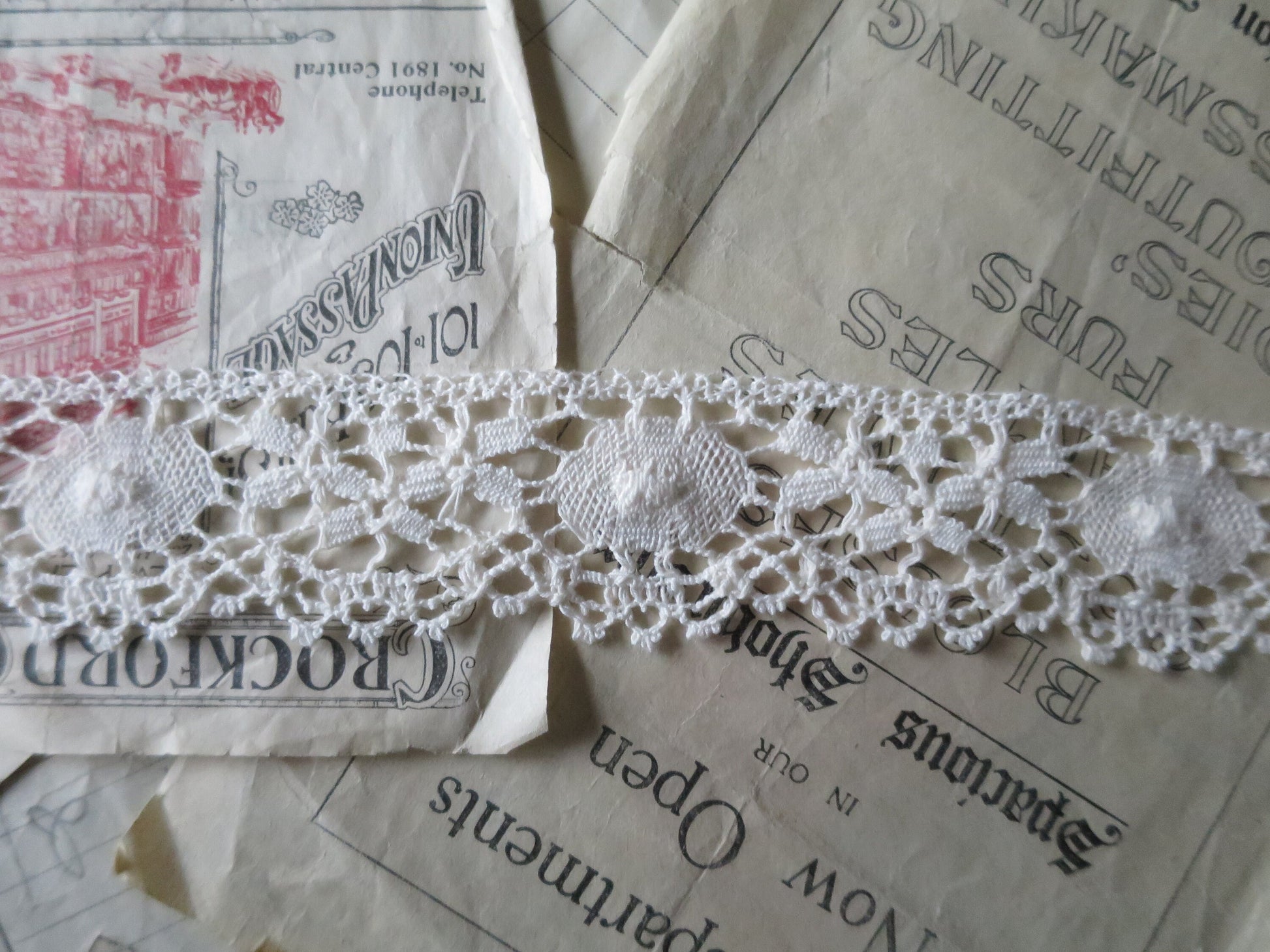 Ecru English Nottingham Cluny Lace- Traditional Torchon Ovals- 4.3 cm