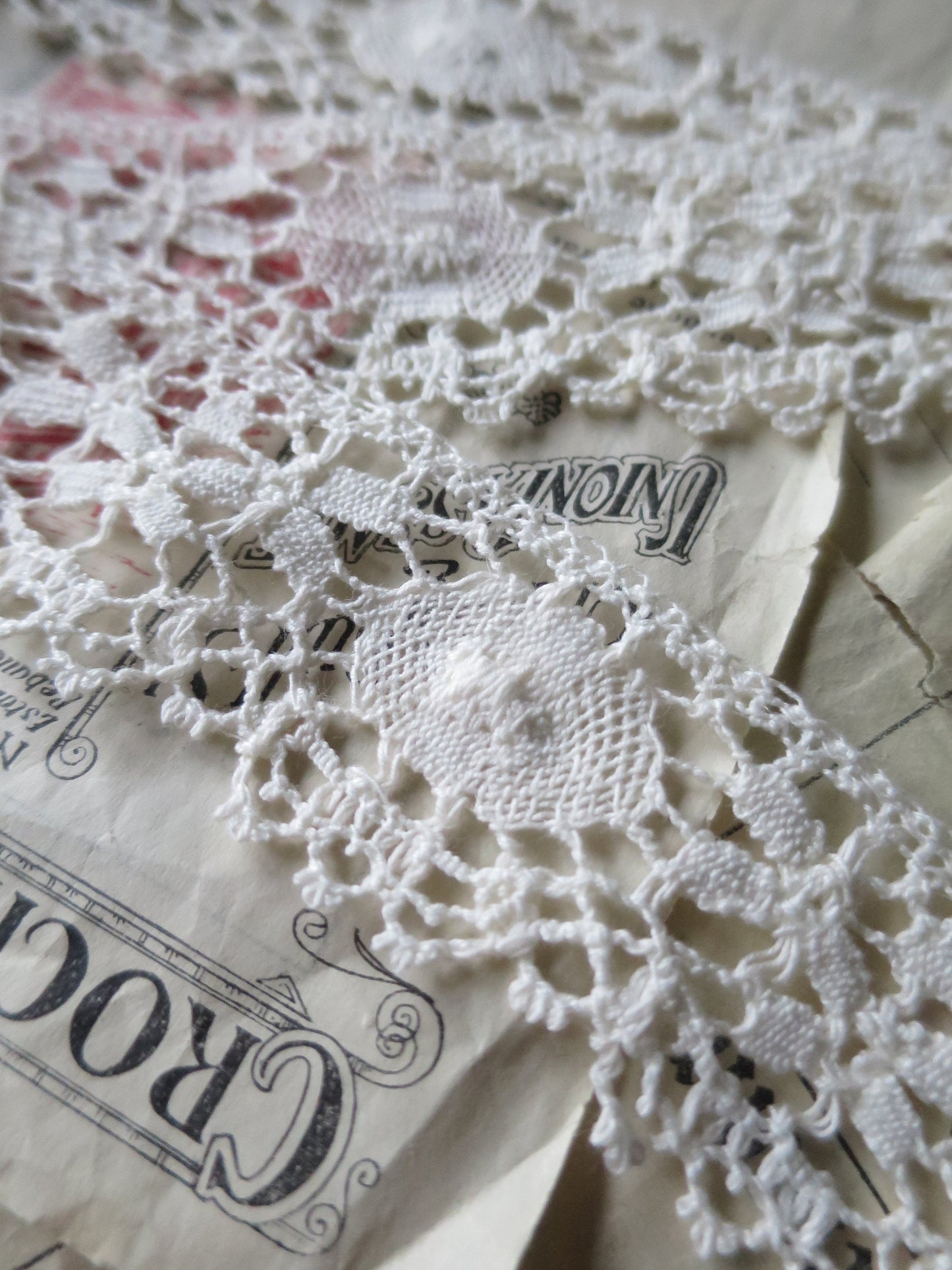 Ecru English Nottingham Cluny Lace- Traditional Torchon Ovals- 4.3 cm