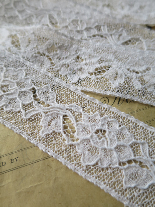 White English Nottingham Lace- Alencon Flowers- Insertion- 3.5 cm