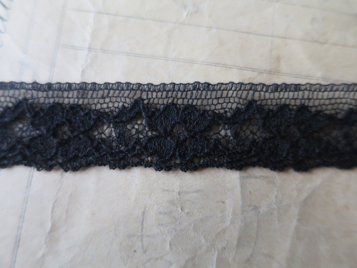 Black English Nottingham Lace- Alencon Flowers 1.7 cm