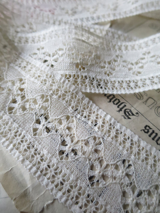 Ecru English Nottingham Lace- Floral Waves- Insertion- 4.5 cm