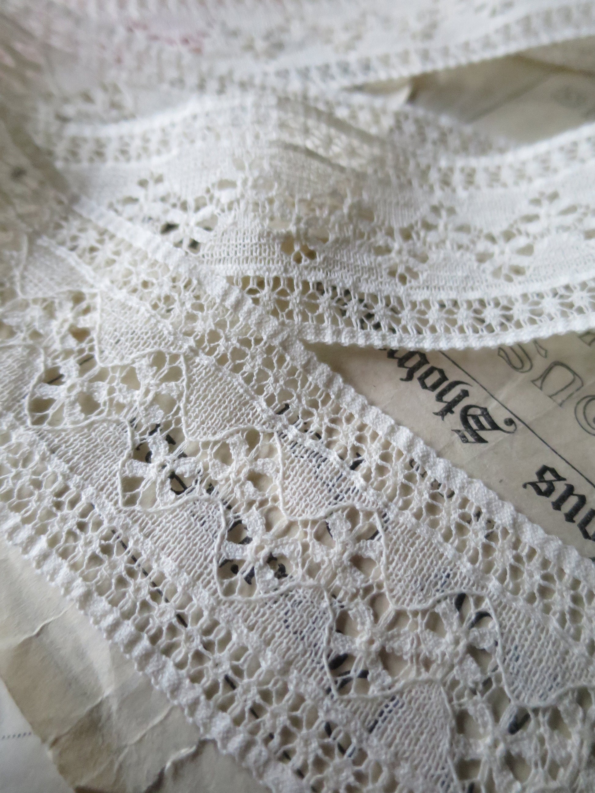 Ecru English Nottingham Lace- Floral Waves- Insertion- 4.5 cm