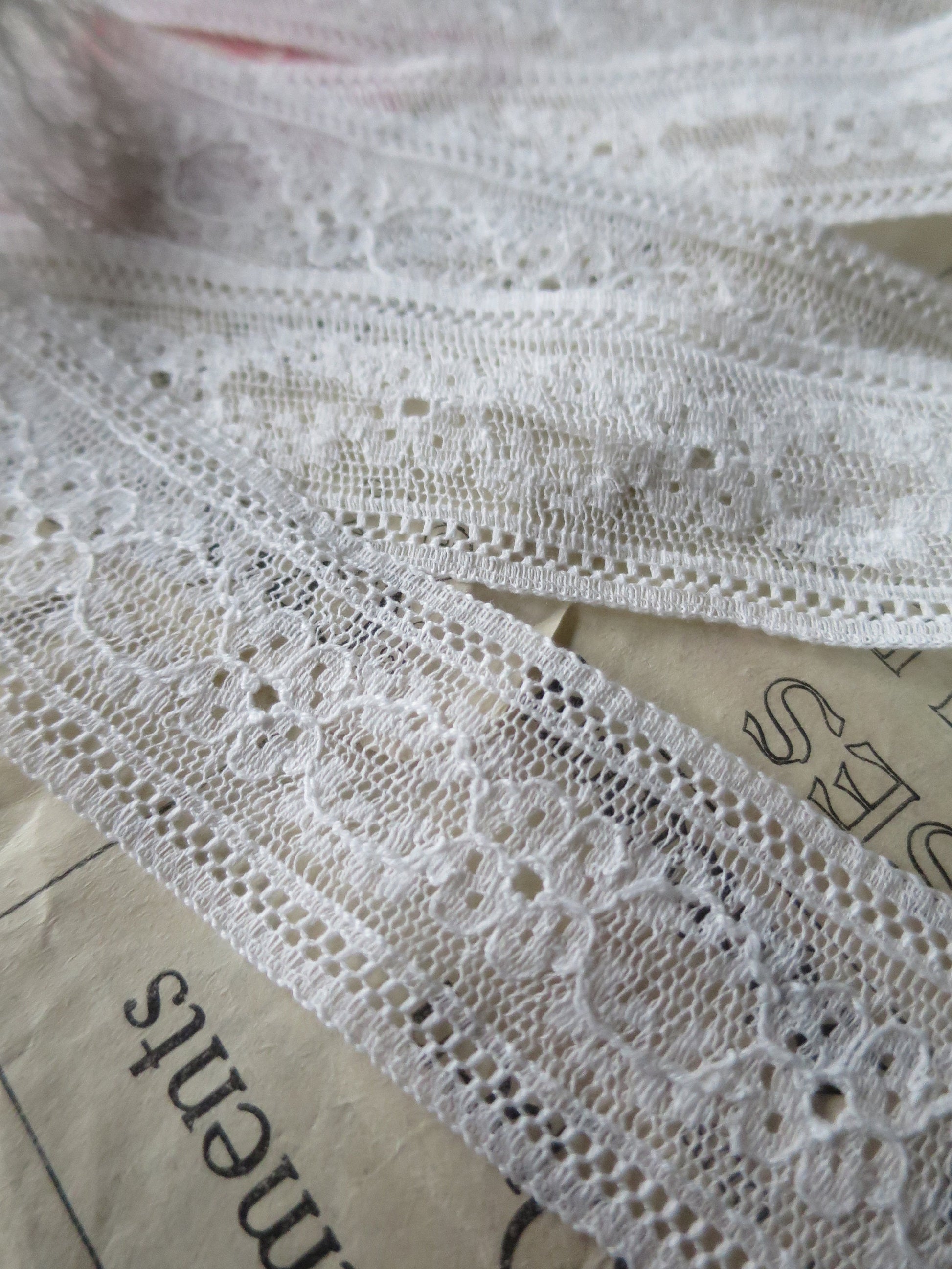 Off White English Nottingham Lace- Floral Point- Insertion- 3.5 cm