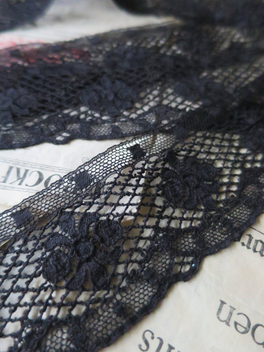 Black English Nottingham Lace- Scalloped Trellis Guipure- 5.5 cm