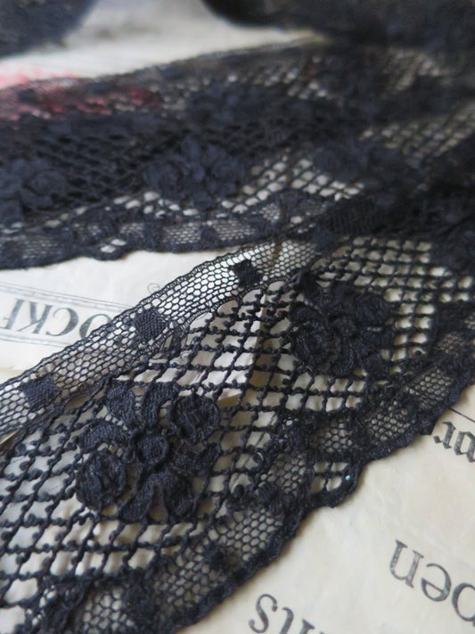 Black English Nottingham Lace- Scalloped Trellis Guipure- 5.5 cm