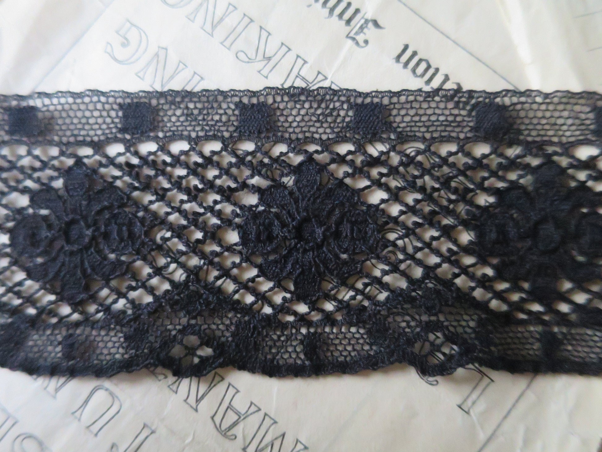 Black English Nottingham Lace- Scalloped Trellis Guipure- 5.5 cm