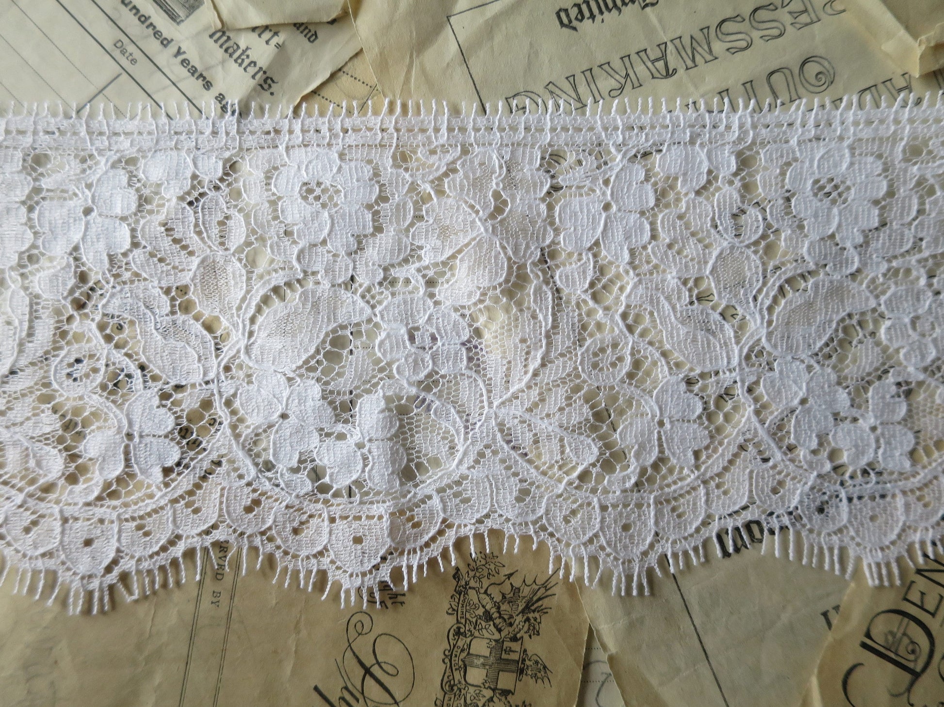White English Nottingham Lace- Floral Honiton - 9.8 cm Sold by the half Meter