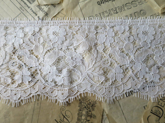 White English Nottingham Lace- Floral Honiton - 9.8 cm Sold by the half Meter