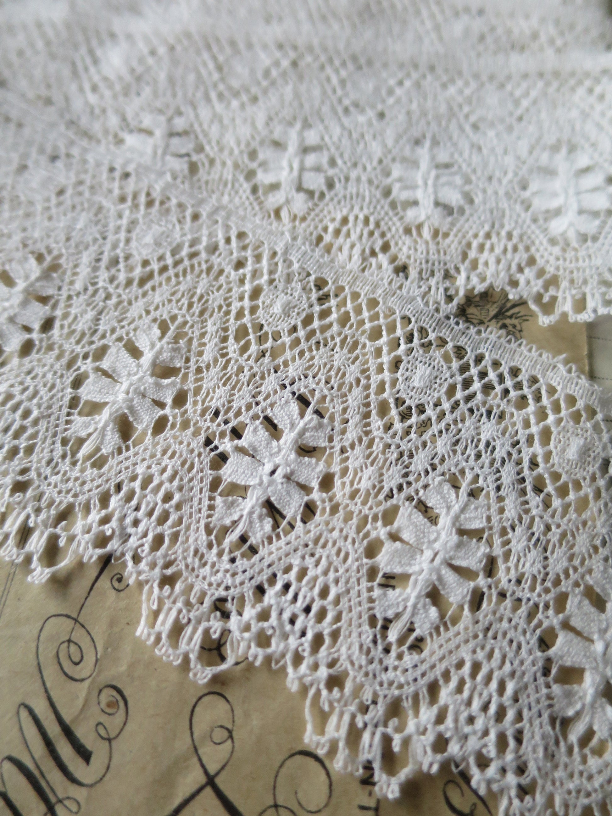 Off White English Nottingham Lace- Le Puy/ Bedfordshire Guipure- 5.5 cm